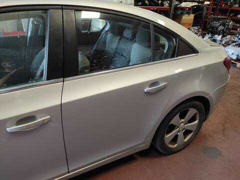 Puerta Trasera Izquierda Chevrolet Cruze Z20S1
