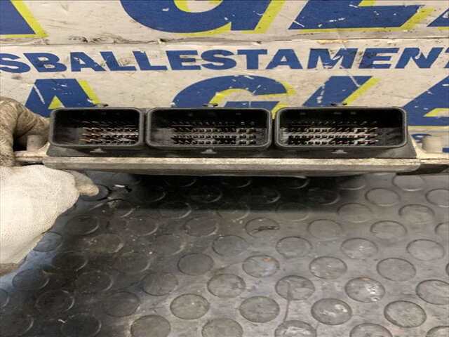 Foto 2ª: Centralita Motor ECU Renault Espace 1.900 DCI 120CV/88KW [F9Q 820] (2003)