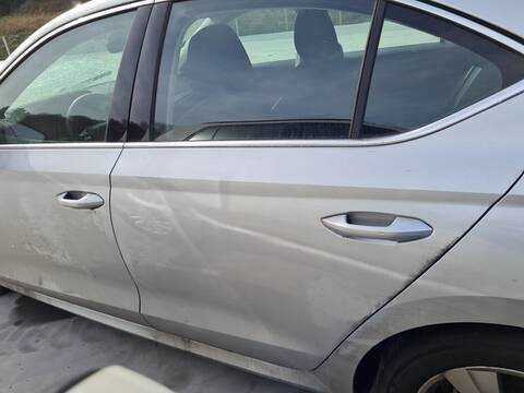 Puerta Trasera Izquierda Skoda Octavia AMBITION 116CV 85KW