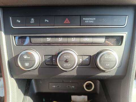 Foto 1ª: Mando Climatizador Seat Ateca XPERIENCE XM 150CV 110KW (2022)
