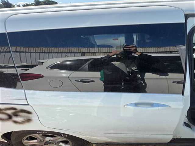 Puerta Lateral Corredera Derecha Ford Tourneo TREND 101CV 74KW