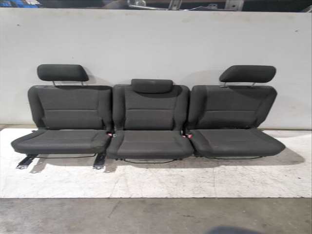Asientos Traseros Toyota Corolla 2.2 D-4D AUR10_) 177CV 130KW