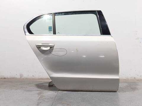 Puerta Trasera Derecha Skoda Superb 2.0 TDI AMBITION 140CV 103KW 3T4)