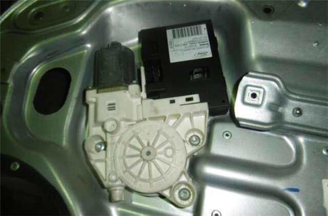 Foto 2ª: Elevalunas Eléctrico Delantero Derecho Ford Focus 2.0 TDCI [G6DD]