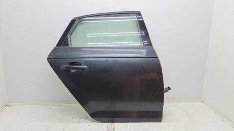 Puerta Trasera Derecha Audi A4 BASICO BERLINA 150CV 110KW