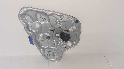Elevalunas Manual Trasero Izquierdo Hyundai i30 CLASSIC 1 CRDI CAT 1582 CM3) 116CV