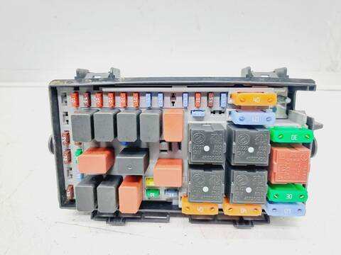Foto 3ª: Caja Reles Fusibles Fiat Grande Punto 1.3 16V JTD CAT 90CV 66KW [199A3000] (2007)