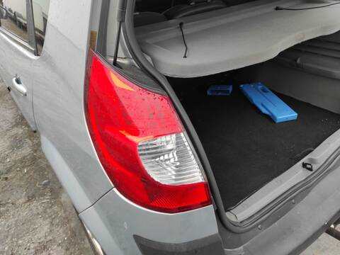 Foto 1ª: Piloto Trasero Izquierdo Renault Scenic K9K728 JM) (2004)