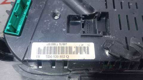 Foto 4ª: Cuadro de Instrumentos Volkswagen Transporter COMBI 88CV 65KW FURGONETA [AJT] (2001)