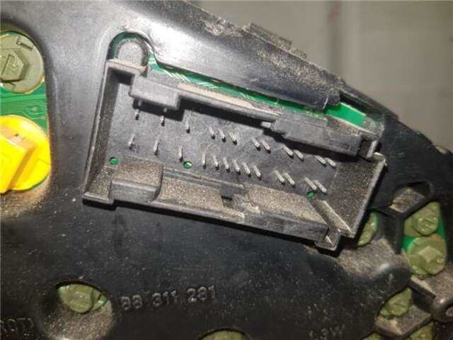 Foto 3ª: Cuadro de Instrumentos Mercedes Clase E 180 