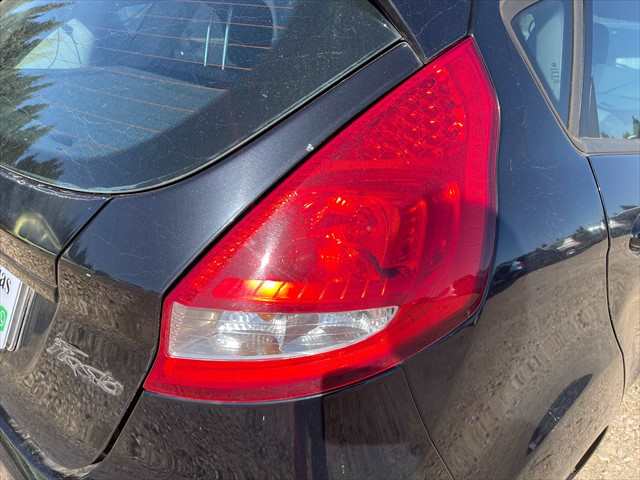 Foto 3ª: Piloto Trasero Derecho Ford Fiesta 1.4 TDCI 70cv [F6JD] (2010)