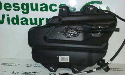 Foto 3ª: Deposito de Combustible Mercedes Clase V 200 136CV 100KW (2014)