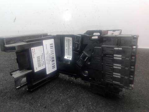 Foto 2ª: Caja Reles Fusibles Peugeot 3008 2.0 HDI 150 - BLUEHDI 150 150CV 110KW [RHE] (2010)