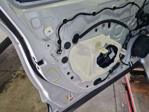 Foto 3ª: Puerta Delantera Izquierda Renault Arkana TECHNO 140CV 103KW [H5HE4] (2023)