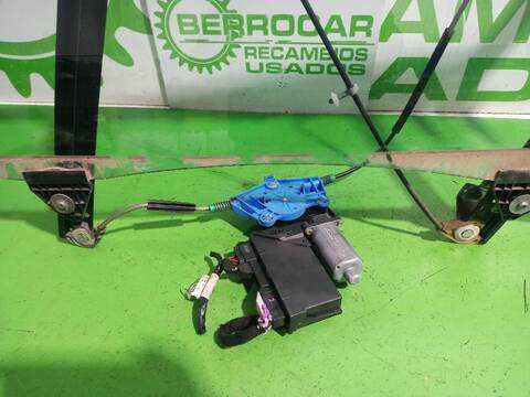 Foto 3ª: Elevalunas Eléctrico Delantero Izquierdo Audi A4 2.5 TDI 120KW) 163CV (2000)