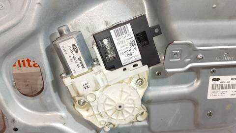 Foto 3ª: Elevalunas Eléctrico Delantero Derecho Ford Focus TITANIUM 109CV 80KW [G8DB] (2009)