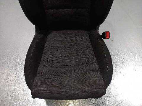Foto 2ª: Asiento Delantero Derecho Hyundai i30 ESSENCE 100CV 74KW [G4LC] (2019)