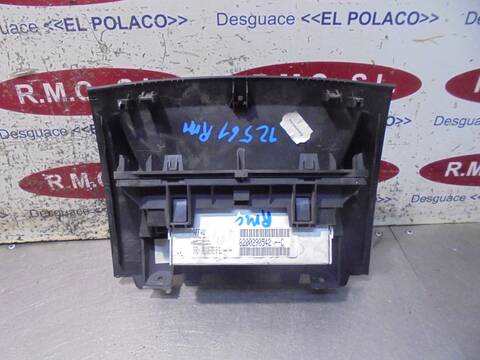 Foto 2ª: Pantalla Multifuncion Renault Megane AUTHENTIQUE BERLINA 101CV 74KW II BERLINA 5P [K9K F7] (2005)