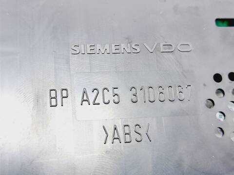 Foto 4ª: Cuadro de Instrumentos Volkswagen Passat ADVANCE BERLINA 140CV 103KW [BKP] (2005)
