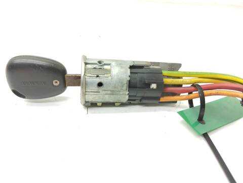 Foto 2ª: Motor de Arranque Renault Megane 1.6 16V AUTHENTIQUE 107CV 79KW I FASE 2 CLASSIC LA..) [K4M A7] (2001)