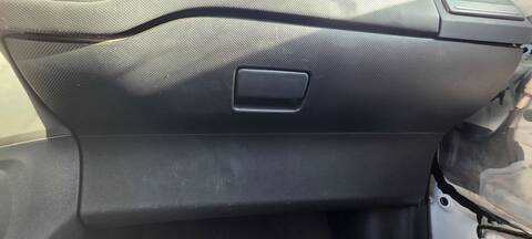 Foto 2ª: Guantera Toyota Auris HYBRID ACTIVE 136CV 100KW (2011)