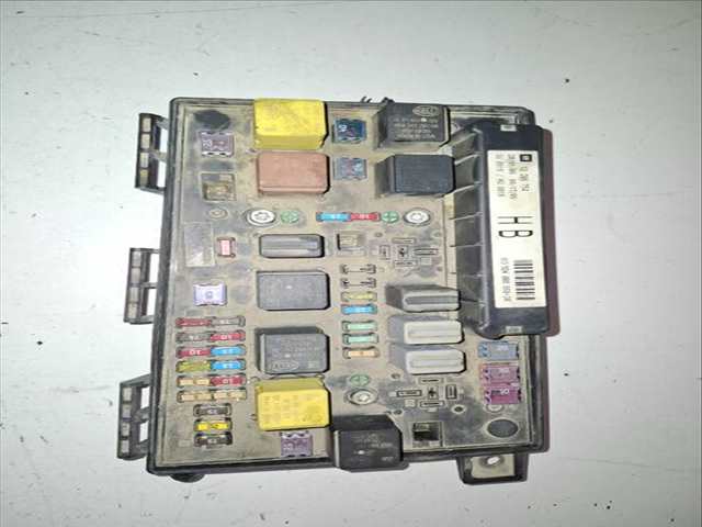 Caja Reles Fusibles Opel Astra COSMO 1.9 CDTI 120CV