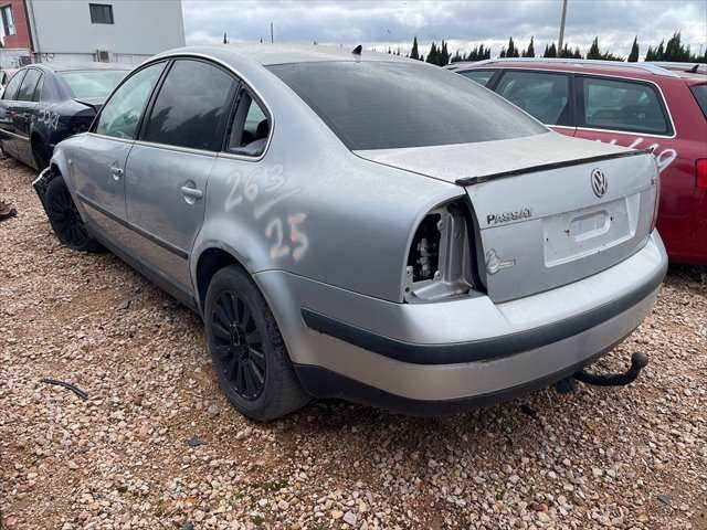 Foto 3ª: Maletero Volkswagen Passat 1.9 TDI 130cv [AVF] (2002)