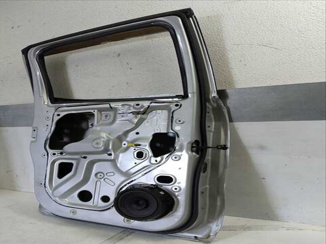 Foto 1ª: Puerta Trasera Izquierda Ford Ranger T20DD0J 213 CV 157KW [YN2X] (2021)