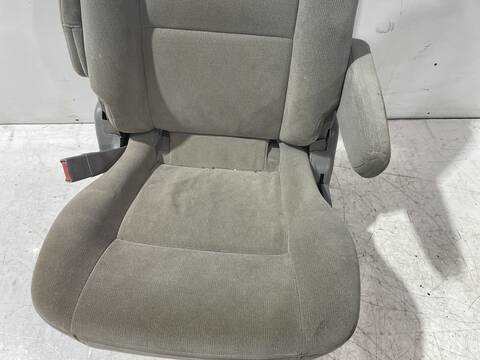 Foto 2ª: Asientos Traseros Kia Carnival 2.9 CRDI LX 144CV 106KW [J3] (2004)
