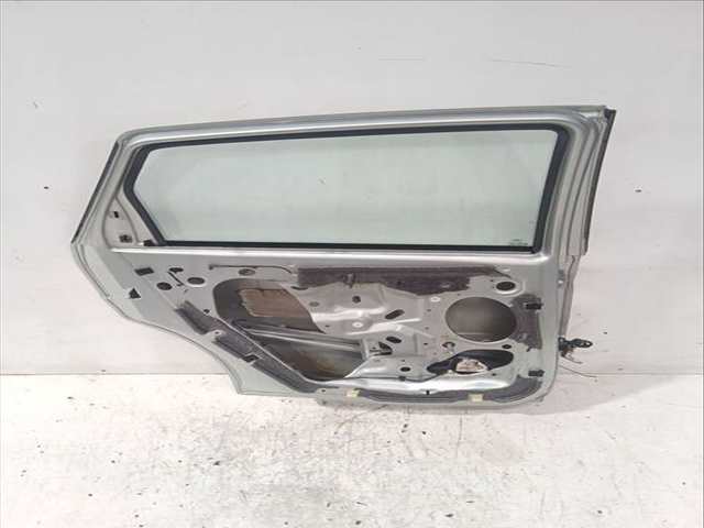 Foto 3ª: Puerta Trasera Izquierda Ford Focus 1.8 TDCI 100CV 74KW [FFDA] (2004)