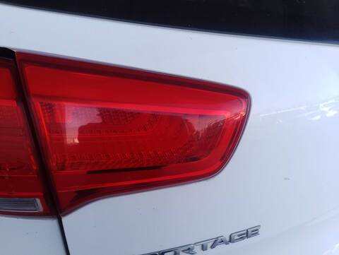 Foto 1ª: Piloto Portón Izquierdo Kia Sportage BUSINESS 2WD 116CV 85KW [D4FD] (2015)