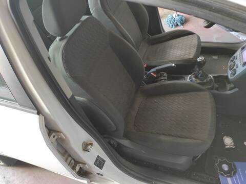 Foto 1ª: Asiento Delantero Derecho Opel Corsa A13DTR (2013)