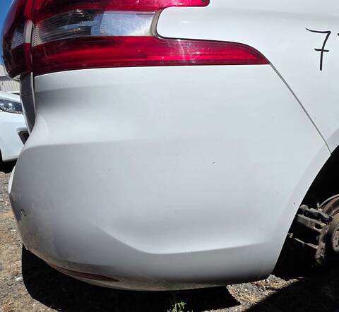 Foto 2ª: Paragolpes Trasero Peugeot 308 STYLE 120CV 88KW (2014)
