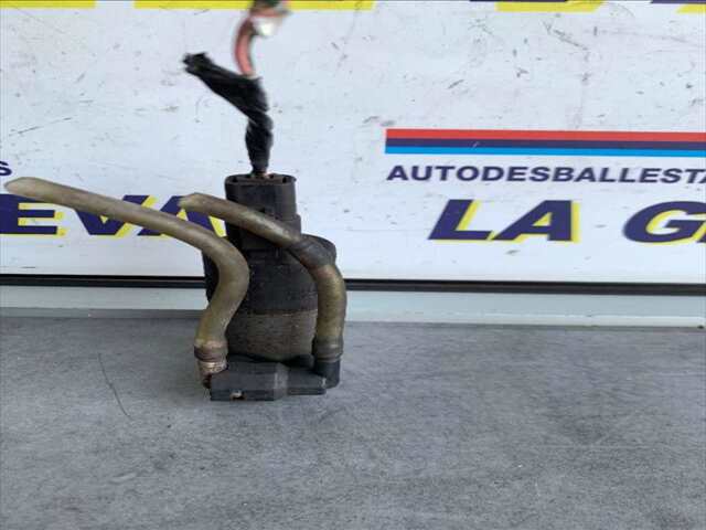 Foto 2ª: Bomba Agua Limpiaparabrisas Nissan Terrano 2.7 TDI125CV 0CV [TD27TI] (2005)