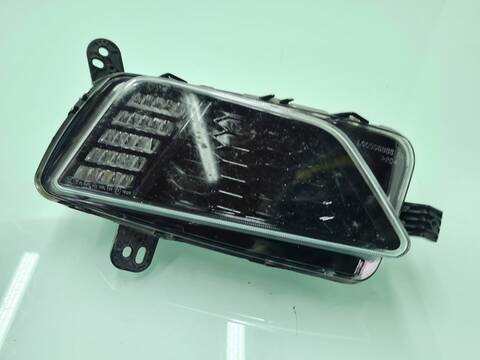 Faro Antiniebla Delantero Derecho Volkswagen Polo ADVANCE 95CV 70KW