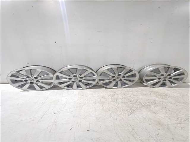 Juego LLantas Toyota Auris 1.6 ZRE151_) 124CV 91KW