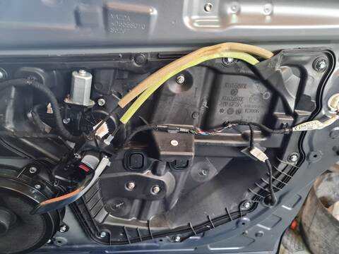 Foto 3ª: Elevalunas Eléctrico Delantero Derecho Mazda CX5 LUXURY 2WD [SH] (2016)