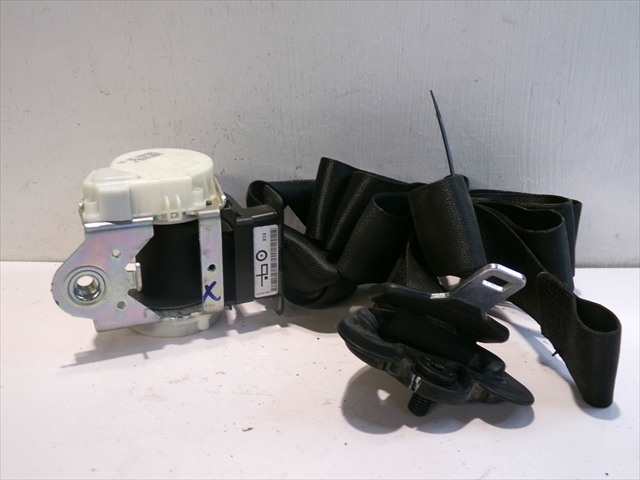 Foto 2ª: Cinturón Delantero Derecho Bmw Serie 1 120 2.0 D E82 COUPE 2007-2013 [N47D20C] (2009)