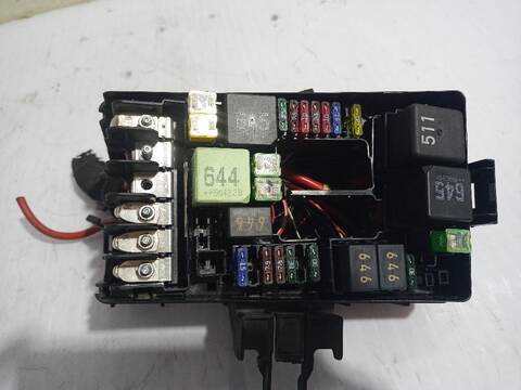 Foto 1ª: Caja Reles Fusibles Volkswagen Golf COMFORTLINE BLUEMOTION AUT. 150CV (2013)