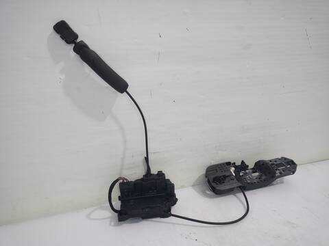 Foto 3ª: Cerradura Puerta Trasera Izquierda Renault Megane D III BERLINA 5P DYNAMIQUE (2012)