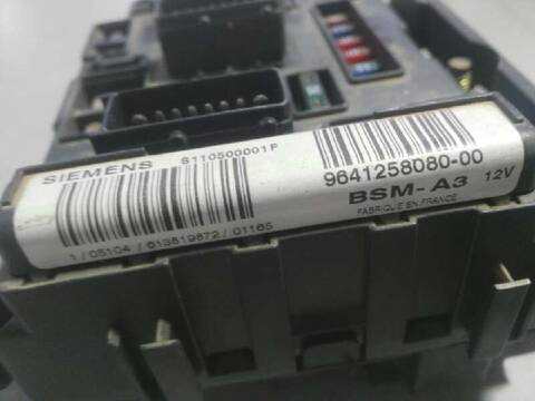 Foto 2ª: Caja Reles Fusibles Citroen C5 2.0 HDI X BERLINA 107CV 79KW [RHZ] (2001)