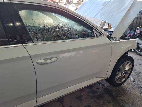 Puerta Delantera Derecha Skoda Superb ACTIVE 150CV 110KW