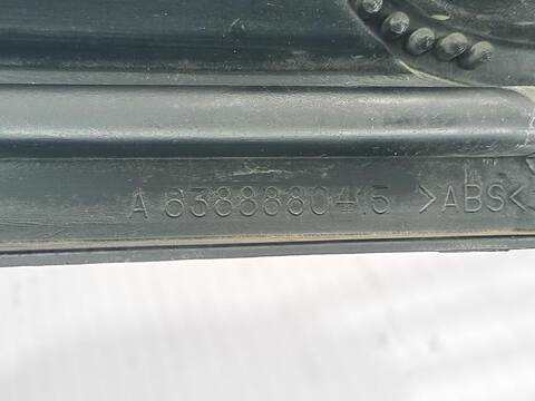 Foto 3ª: Rejilla Delantera Mercedes Vito 112 CDI 638.094) 122CV [OM 611] (1996)