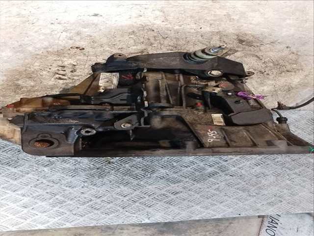 Foto 2ª: Caja Cambios Renault Trafic 6 - PLAZAS ACRISTALADO PARCIAL COMBI CORTO 90CV 66KW [M9R780] (2010)