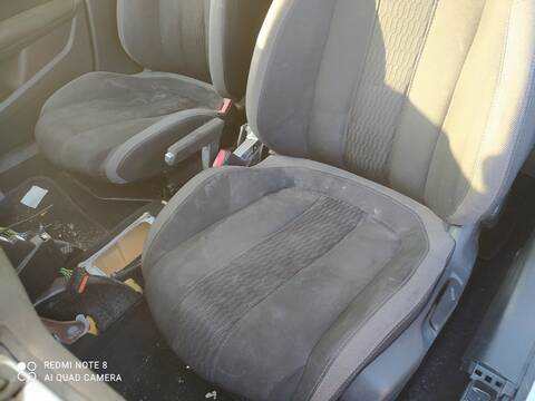 Foto 2ª: Asientos Traseros Peugeot 308 STYLE 120CV 88KW [BH01] (2017)