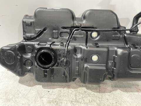 Foto 3ª: Deposito de Combustible Volkswagen Transporter T6 CARAVELLE TRENDLINE [CXHB] (2019)