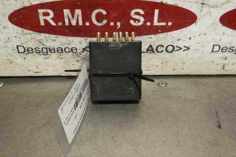 Foto 3ª: Caja Reles Fusibles Mercedes Clase E 180 211CV 155KW FAMILIAR (1985)