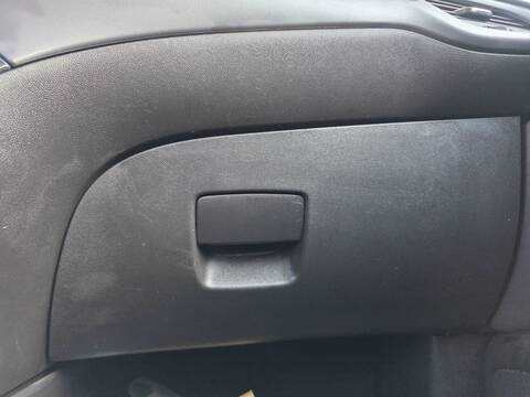 Guantera Opel Corsa EXCELLENCE 90CV 66KW