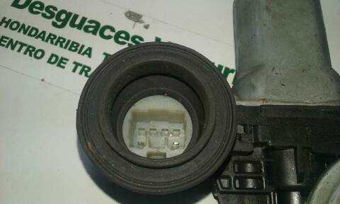 Foto 2ª: Elevalunas Eléctrico Delantero Derecho Suzuki Swift 1.3 DDIS DIESEL CAT 75CV 55KW [D13A] (2010)