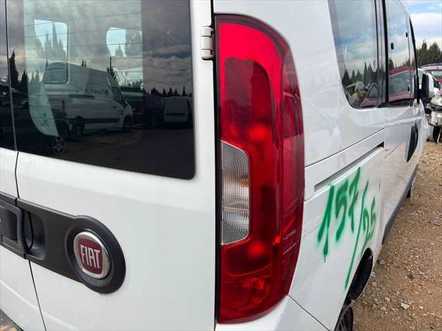 Foto 3ª: Piloto Trasero Derecho Fiat Doblo 1.6 D 95cv [263A7000] (2016)